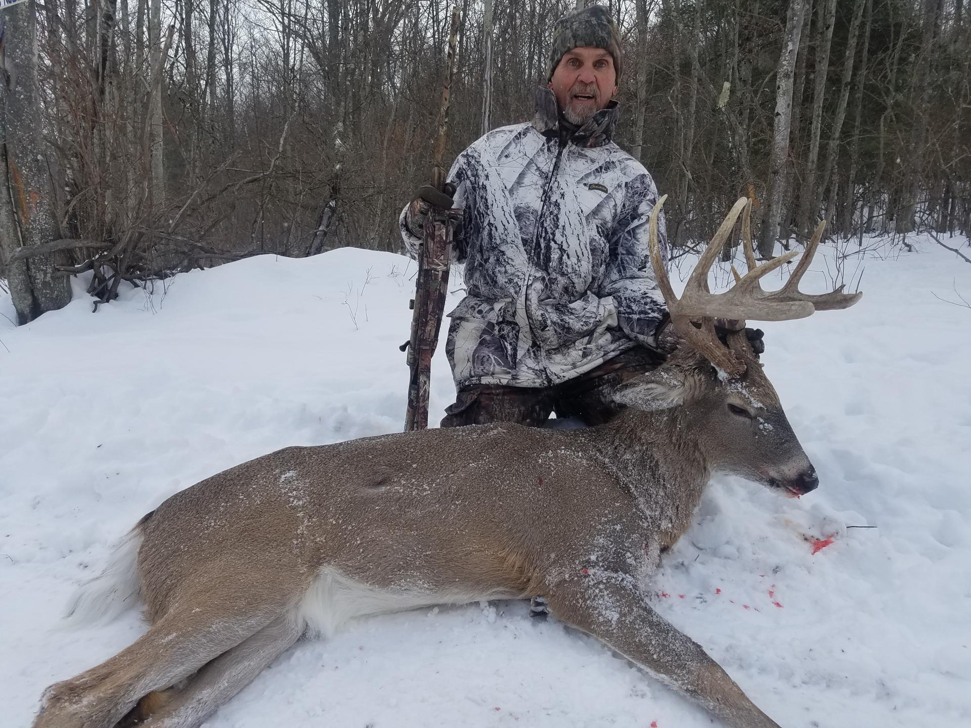 Whitetail Deer hunting preserve in Pennsylvania, archery deer hunting